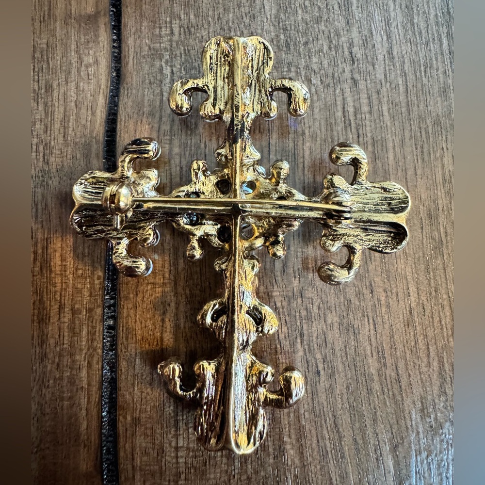 AB Rhinestone Cross Brooch - Picture 2 of 5